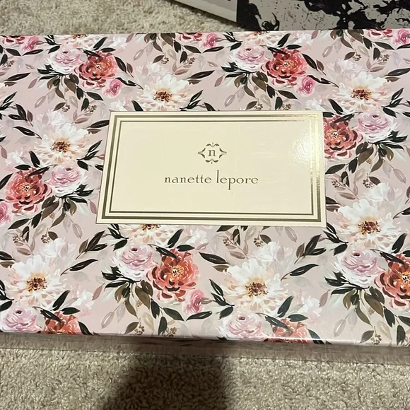 Nanette Lepore mom and mini purse set - Picture 3 of 3